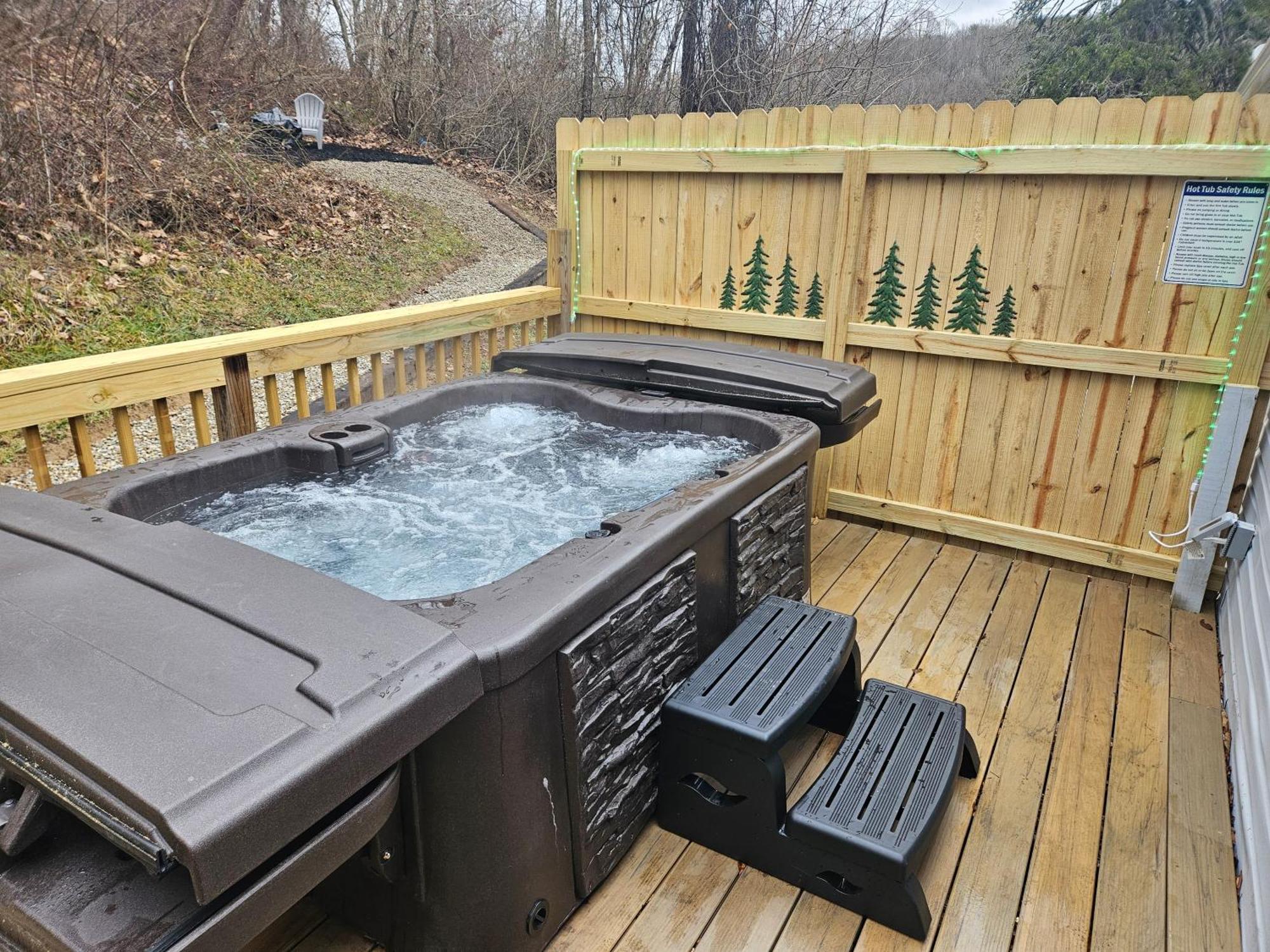 Grey Pines At Hocking Vacations Villa Logan Exterior photo