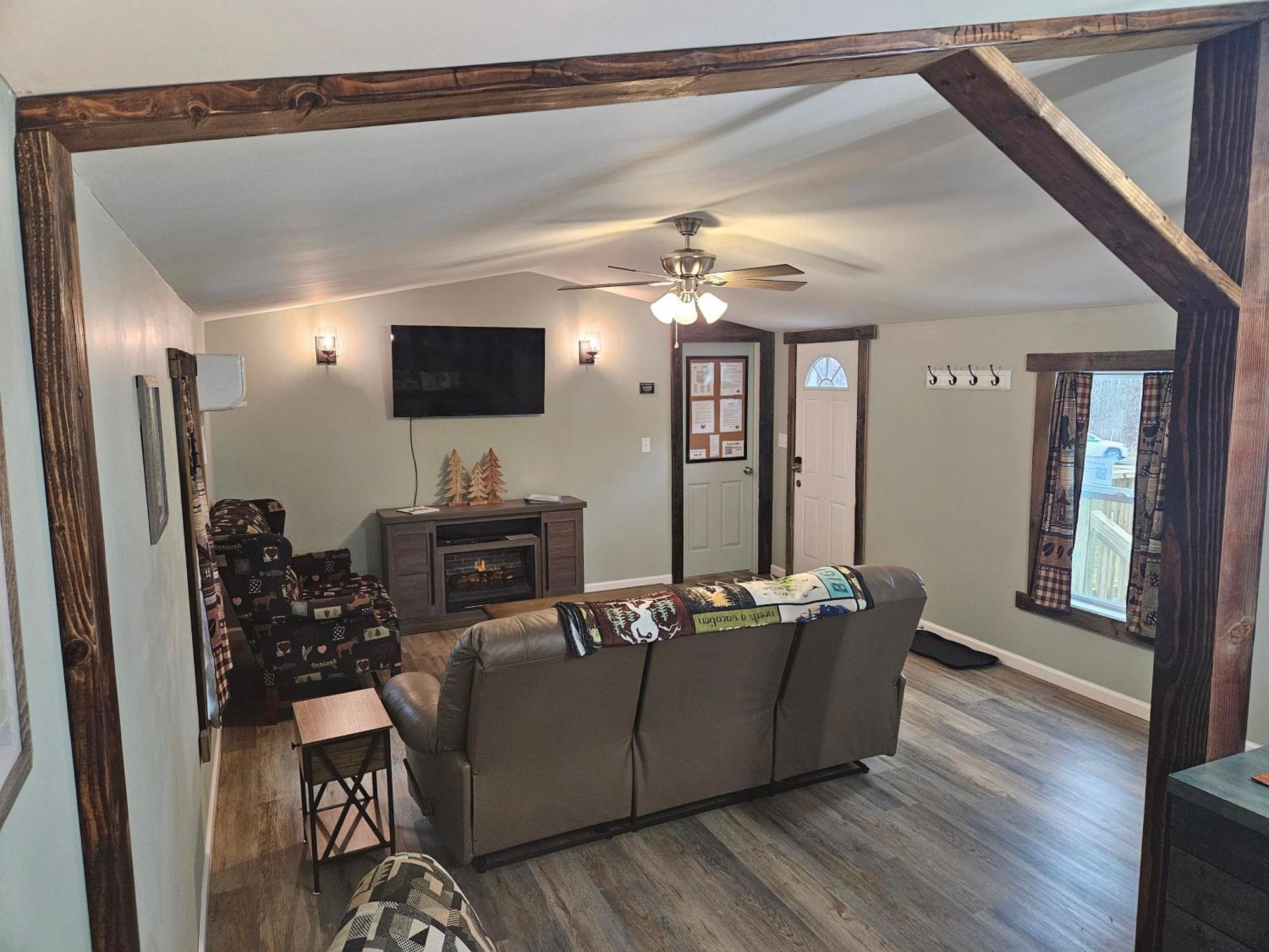 Grey Pines At Hocking Vacations Villa Logan Exterior photo