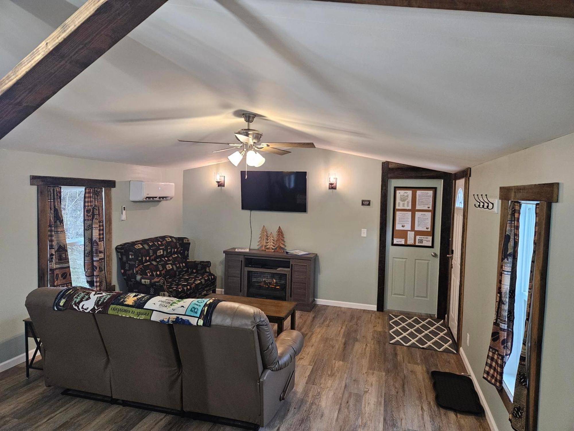 Grey Pines At Hocking Vacations Villa Logan Exterior photo